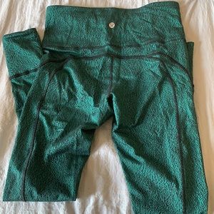 Lululemon leggings!